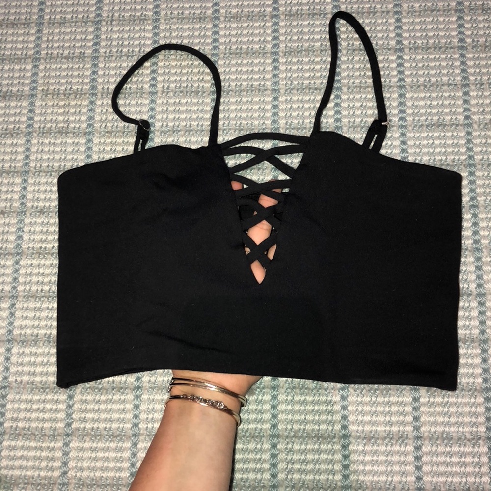 DAVID LERNER Black Criss-Cross Sports Bra